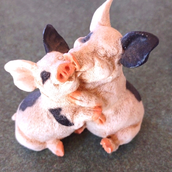 Vintage 1990 Castagna Kissing Pigs - Picture 2 of 6